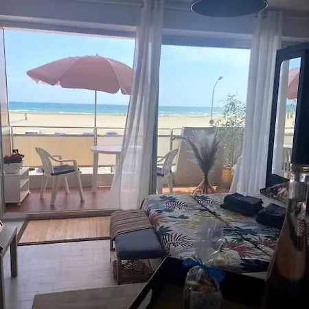 Les Pieds Dans L'eau Apartment